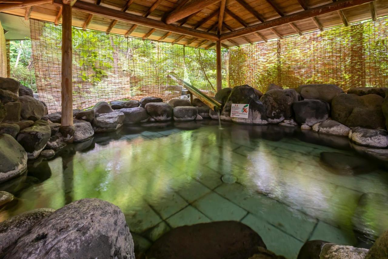 Senkeien Tsukioka Hotel Kaminoyama Екстериор снимка
