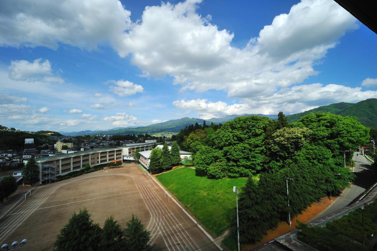 Senkeien Tsukioka Hotel Kaminoyama Екстериор снимка