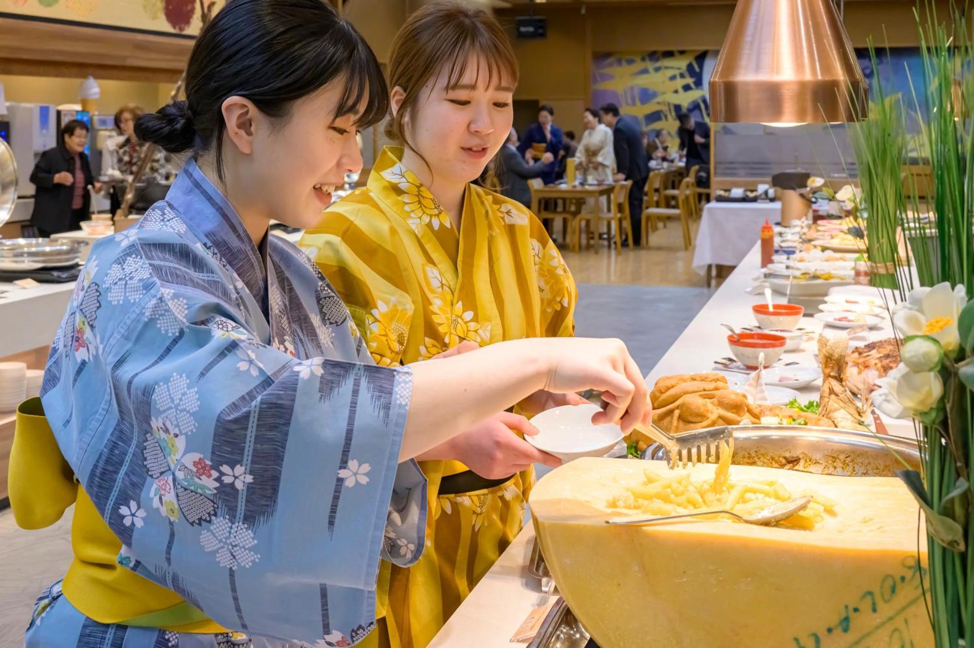 Senkeien Tsukioka Hotel Kaminoyama Екстериор снимка